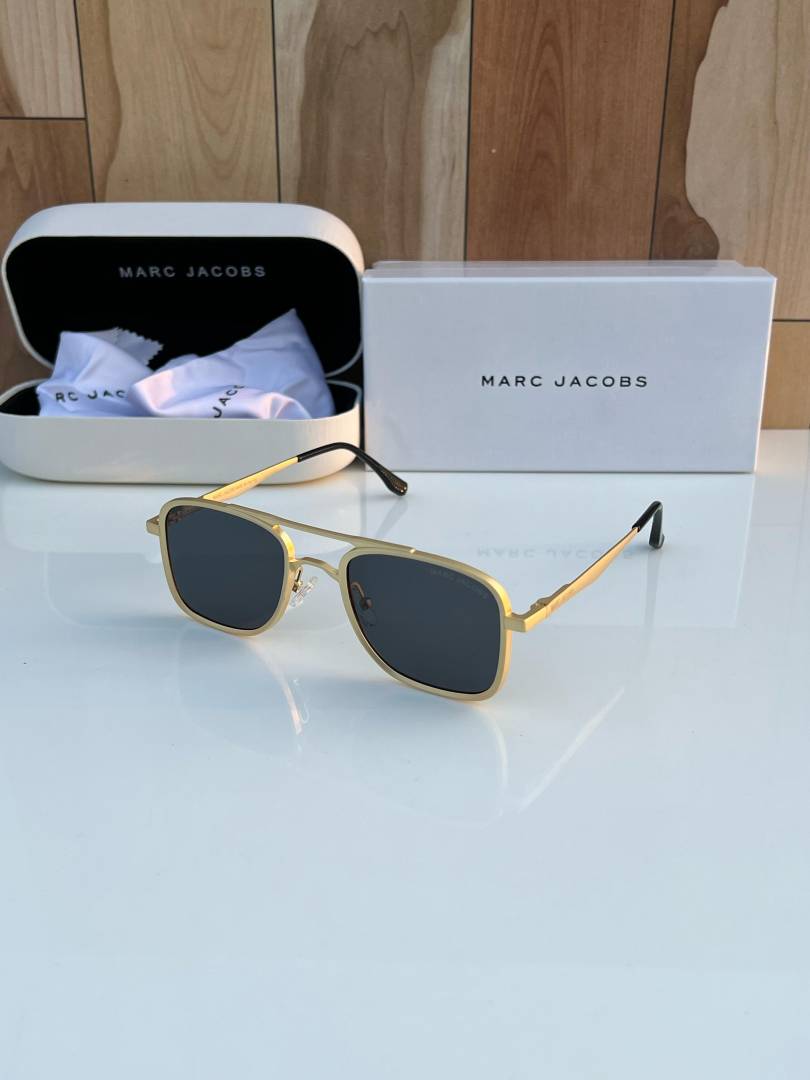 Marc jacobs 503 gold black