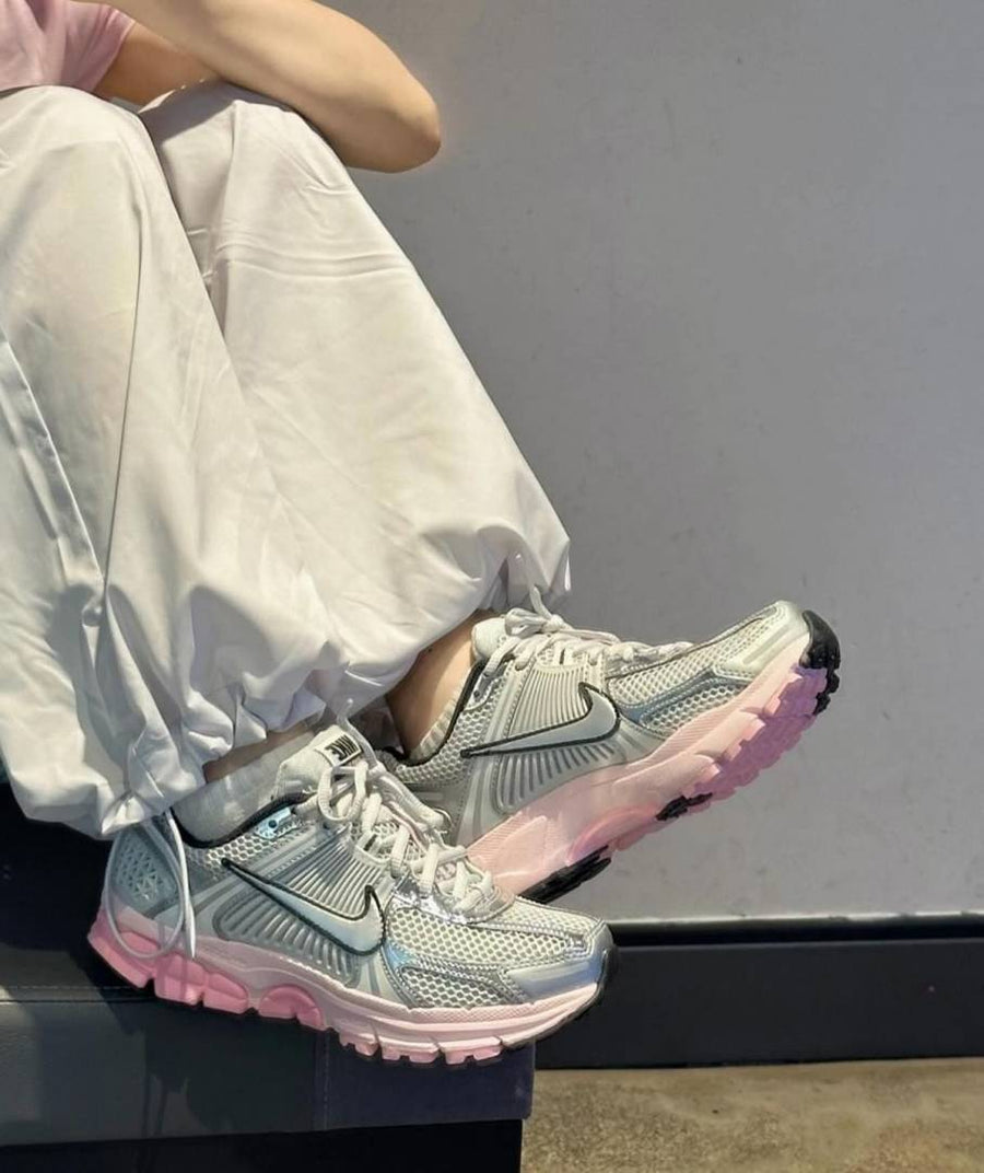 Zoom Vomero 5 Metallic Silver Pink
