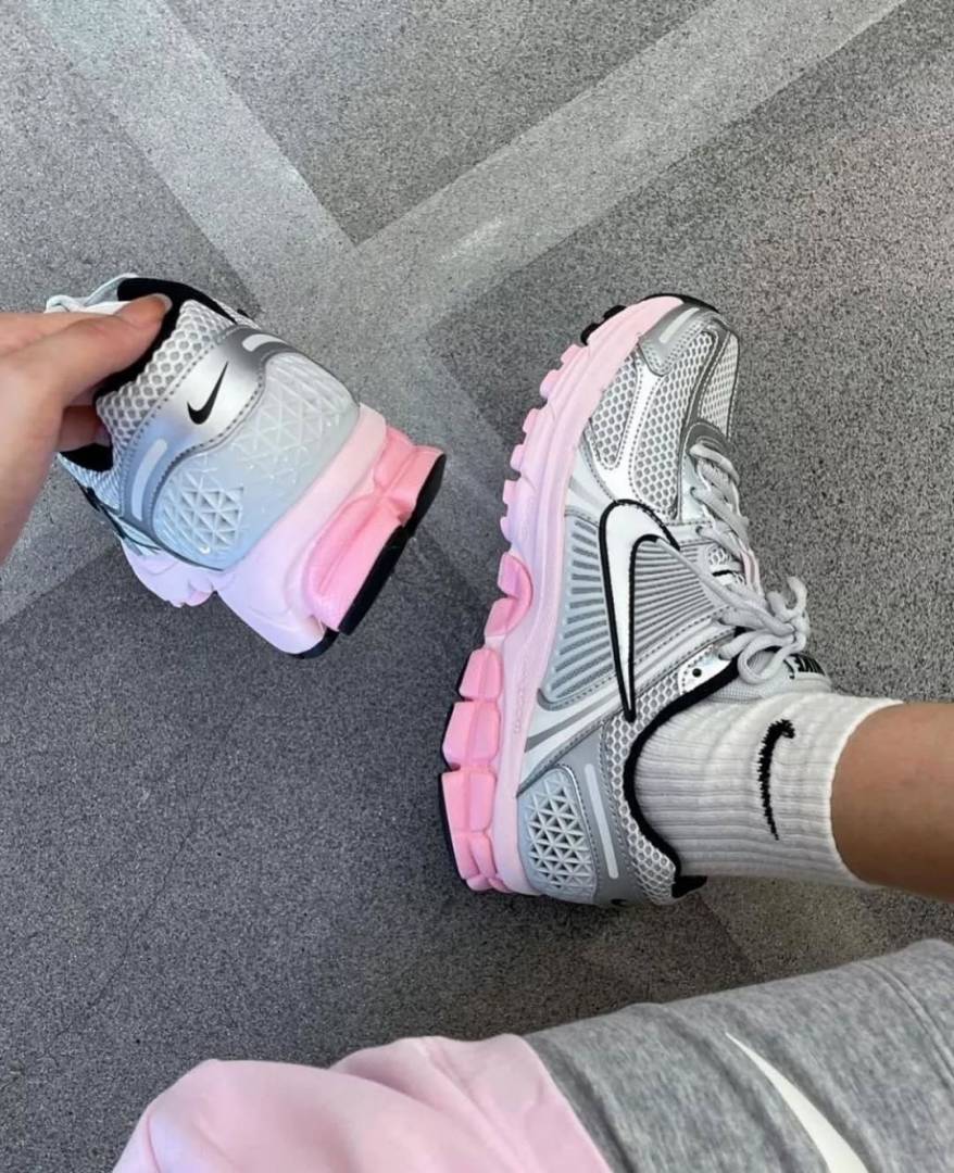 Zoom Vomero 5 Metallic Silver Pink