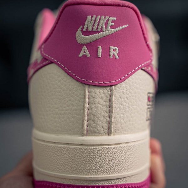 Nike Air force 1 07 Hello Kitty 1st leather