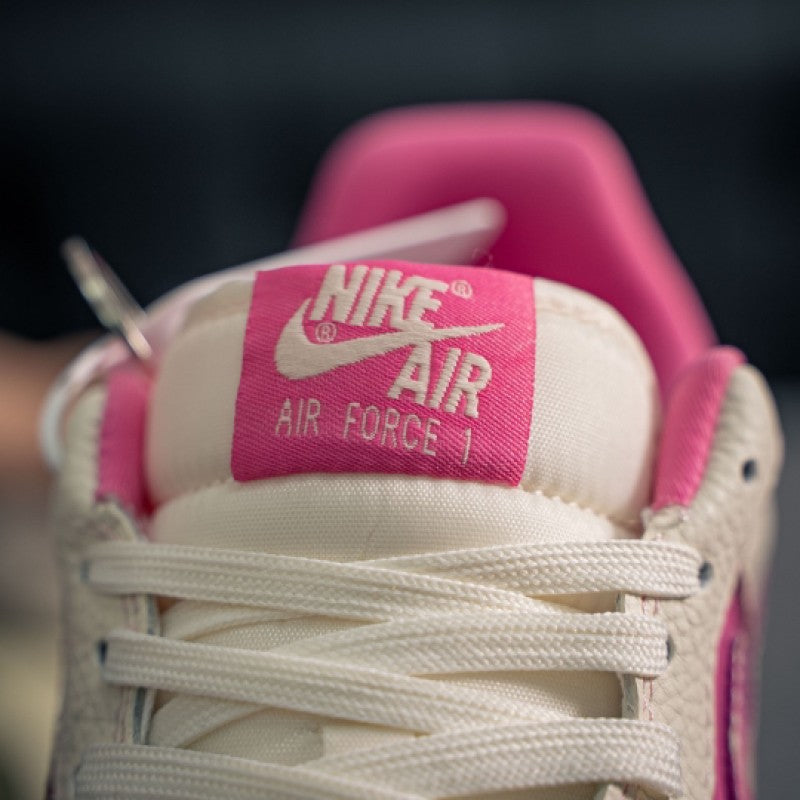 Nike Air force 1 07 Hello Kitty 1st leather