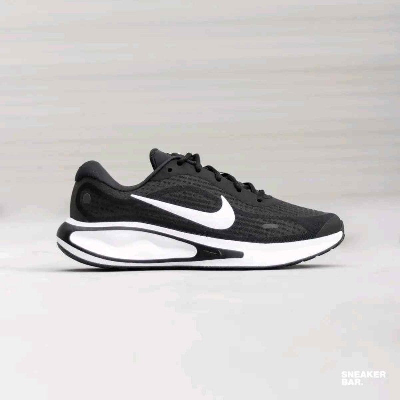 Nike Journey Run White Black