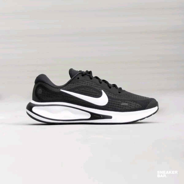 Nike Journey Run White Black