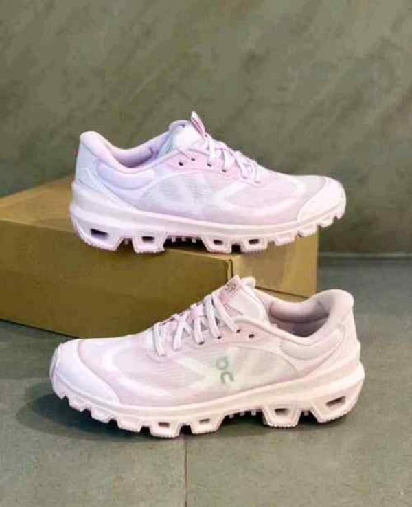 On Cloud Venture 2.0 Pale Pink 674