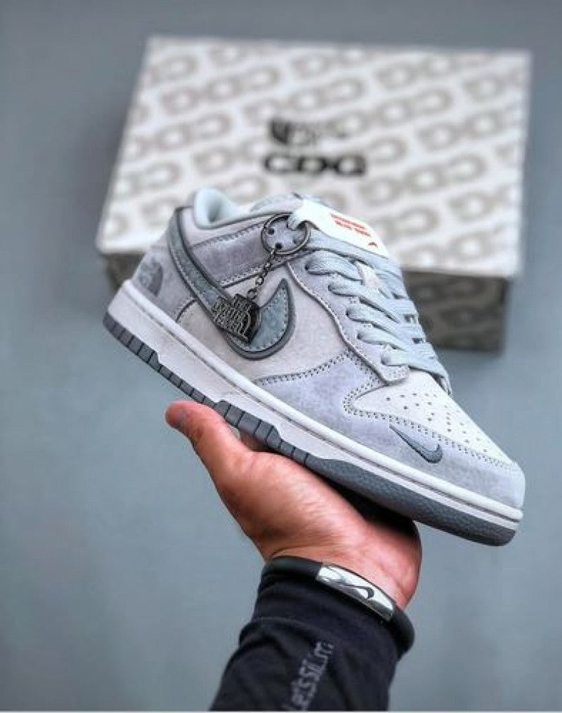 Nike sb dunk low x the north fase