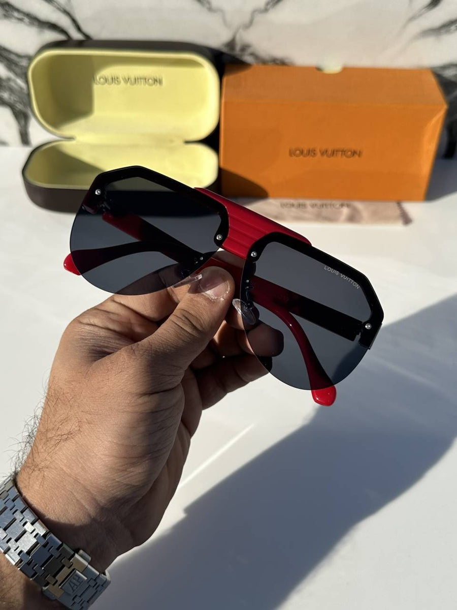 Louis Vuitton_98143_red_black