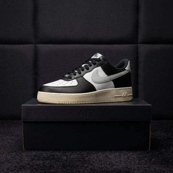 Nike AIRFORCE 1 LOW WHITE LIGHT SILVER COCONUT MILK BLACK