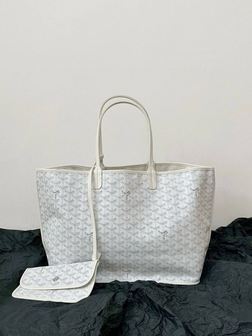 Goyard_Artios_GM_White_Tote_WithWallet_Dustcover