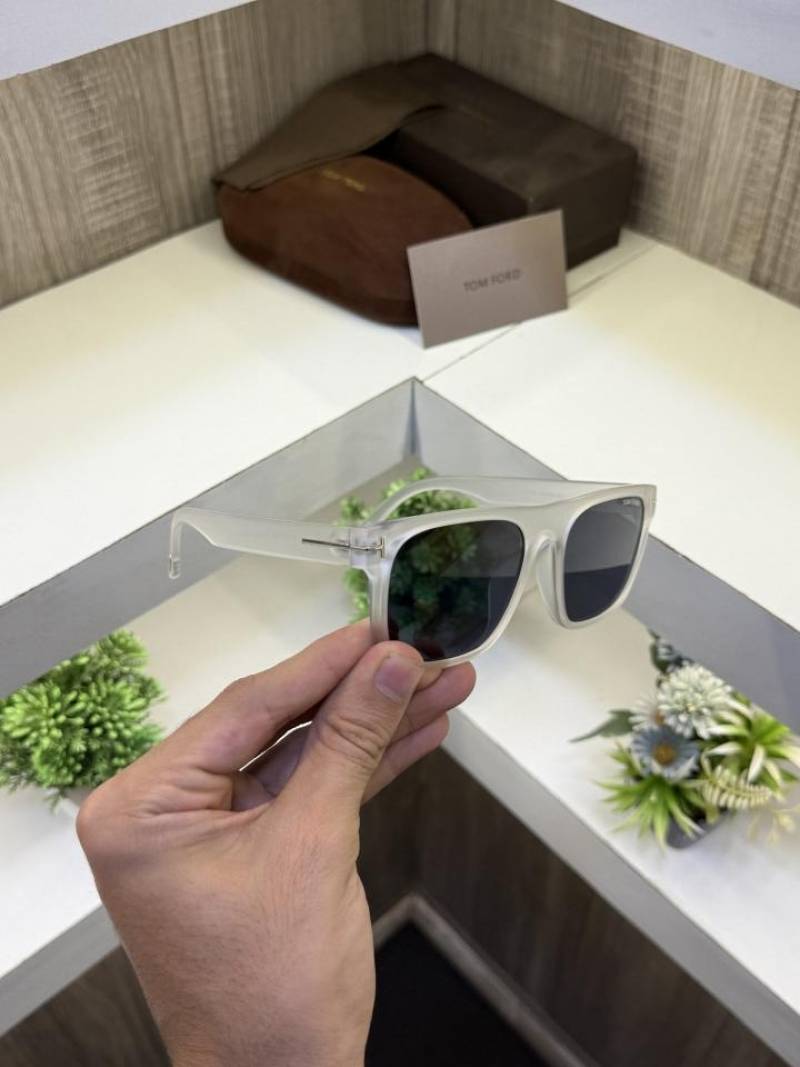 Tom forr 0231 White Black