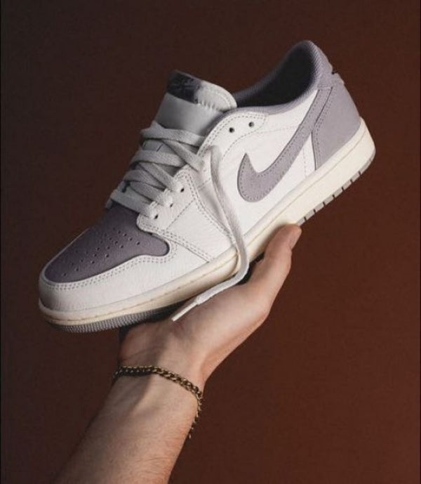 Nike AIR JORDAN 1 LOW ATMOSPHERE GREY
