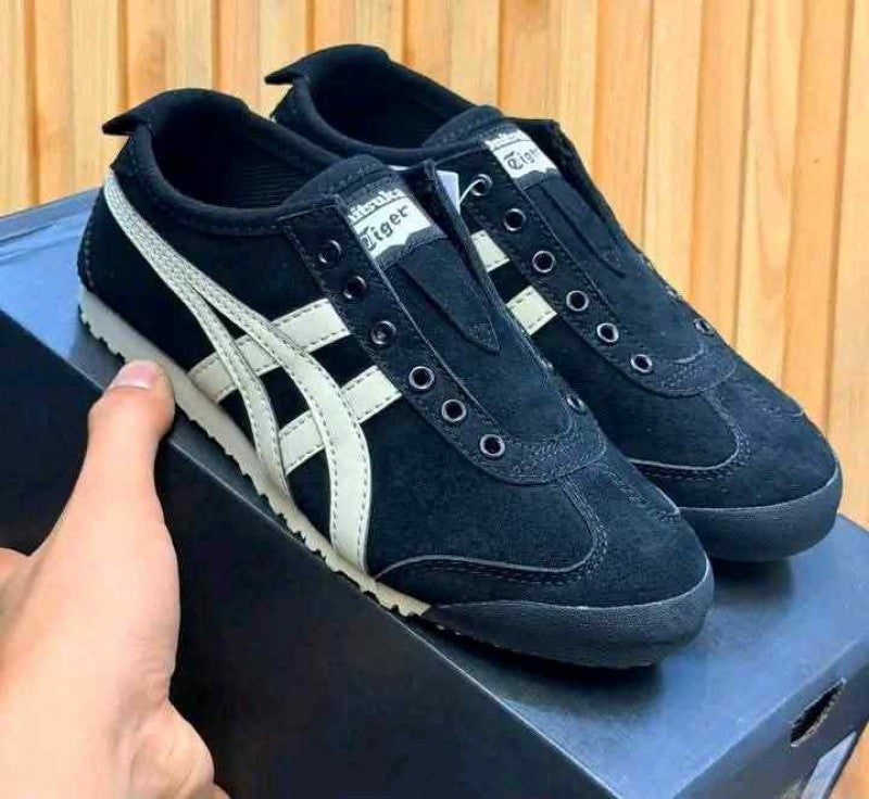 Onitsuka tigerr mexico 66 slip on black putty