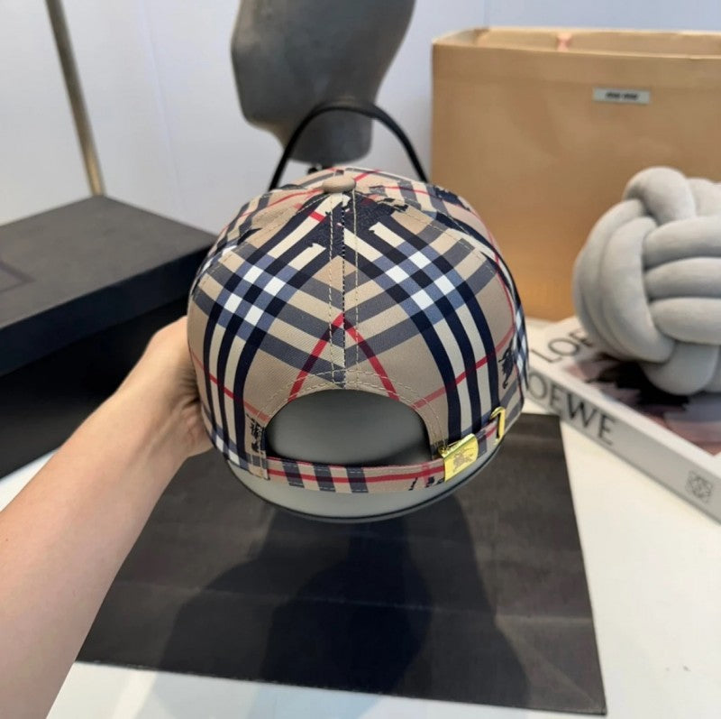 Burberry_NoReturn_Black_Equestrian_Knight_Monogram_Premium_Unisex_Cap_(With_Safety_Box)