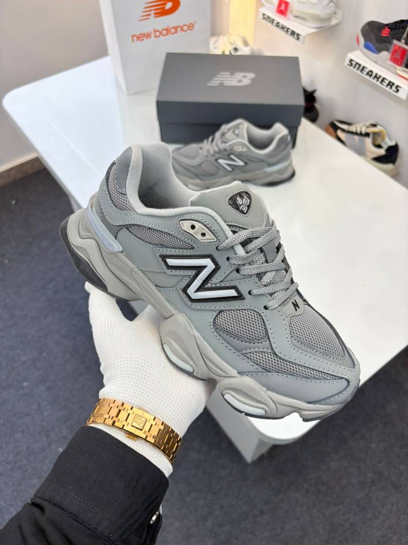 9060 Shadow Grey Castlerock 636