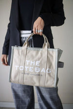 Marc Jacobs The Tote Bag With Dust Bag & Shoulder Strap (Beige - 692)