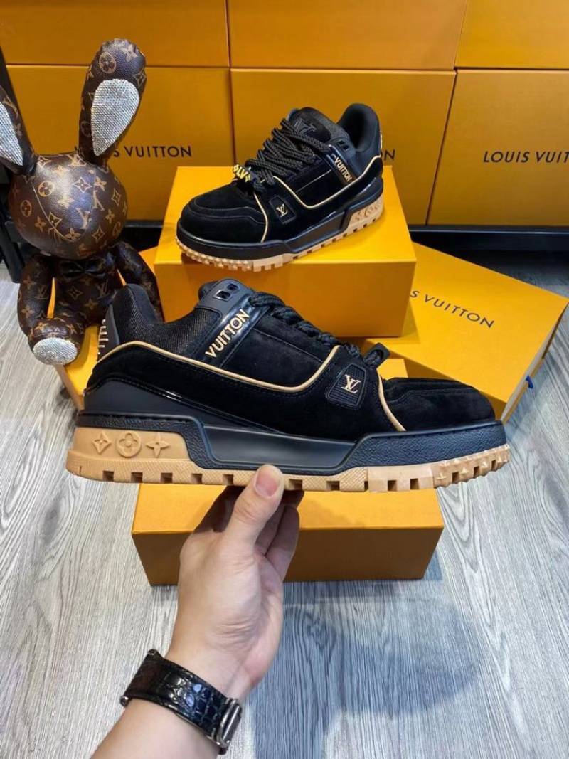 Lv trainer maxi black gum