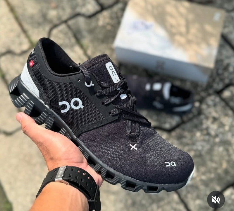 ON Cloud X 3 running trainers in all black
