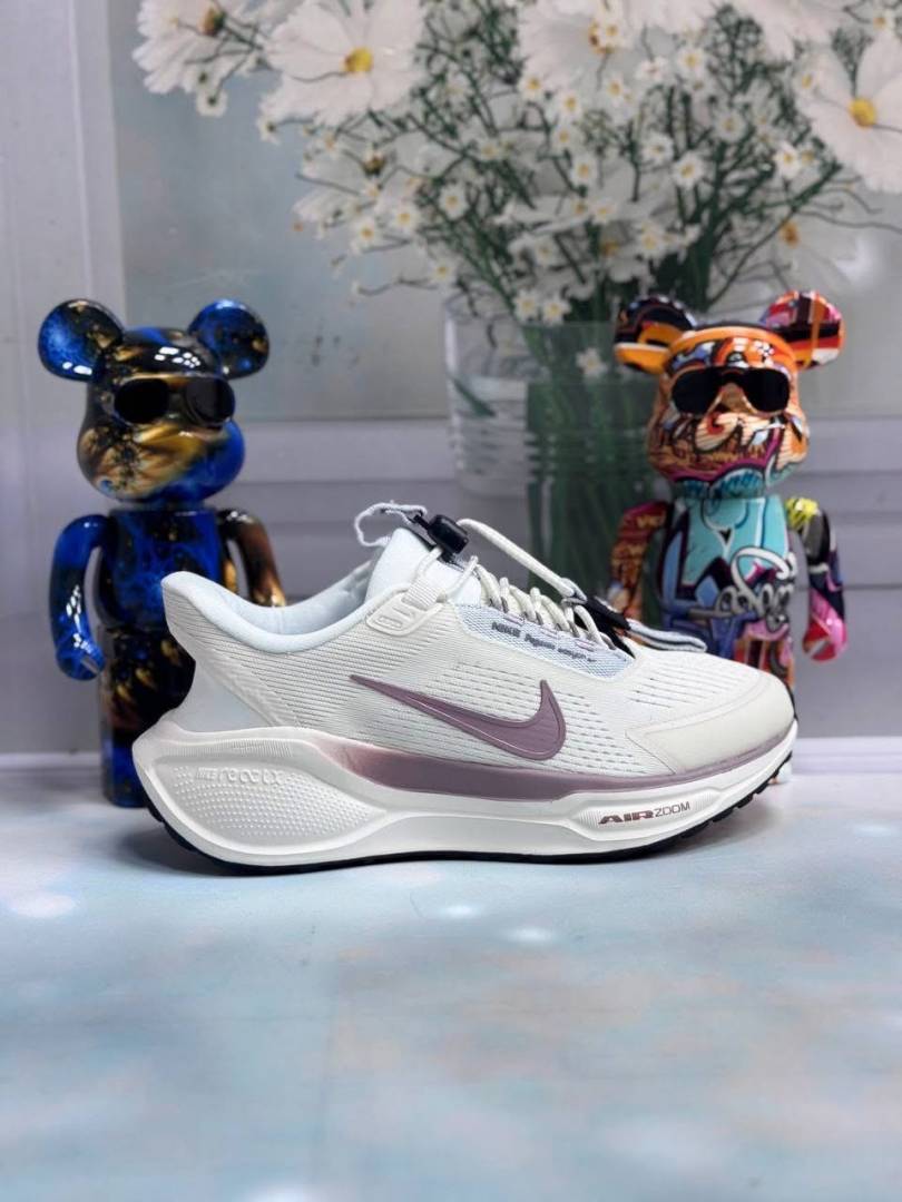 E zoom pegasus easy on grey