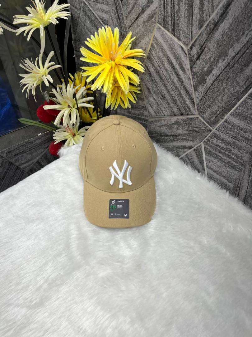 New York Yankees Beige Premium Baseball Cap (With Safety Box)