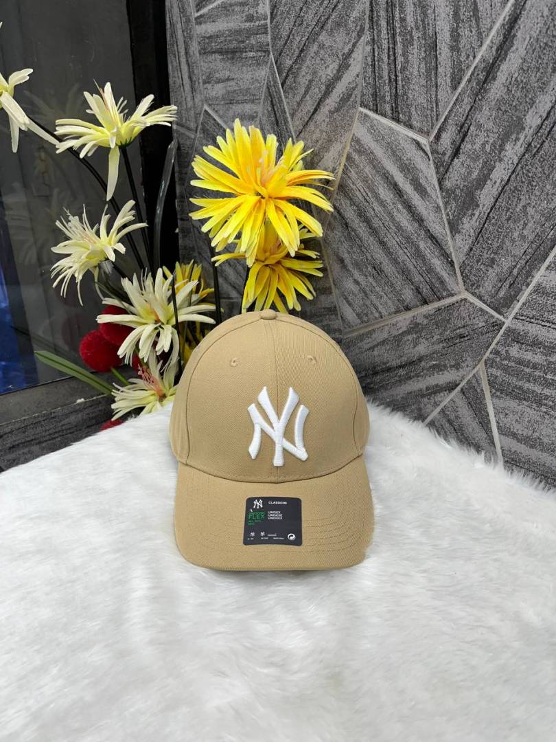 New York Yankees Beige Premium Baseball Cap (With Safety Box)