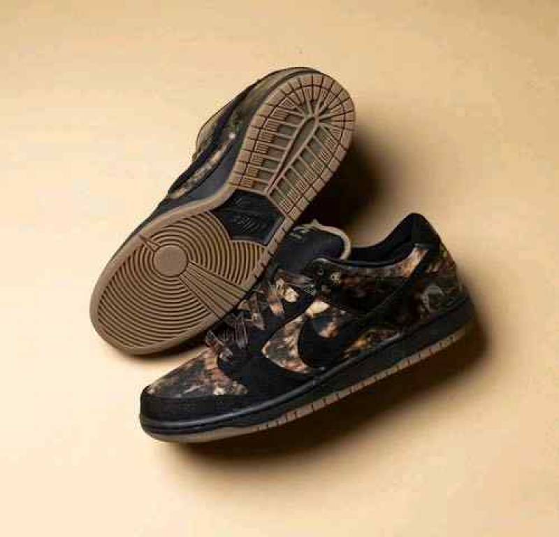 SB Dunk Low Pushead 2.0