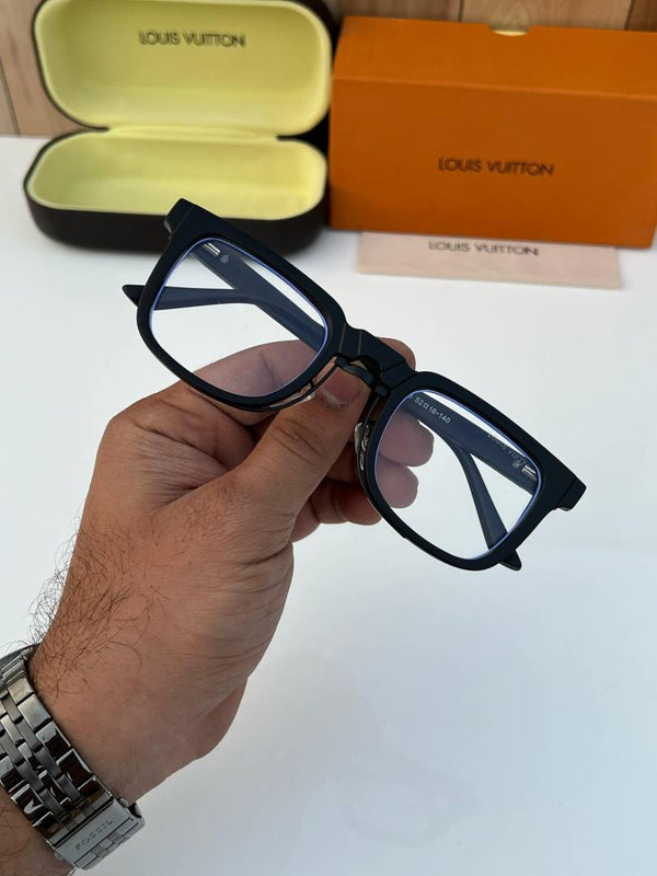 Louis Vuitton_1008_matt_black_plano