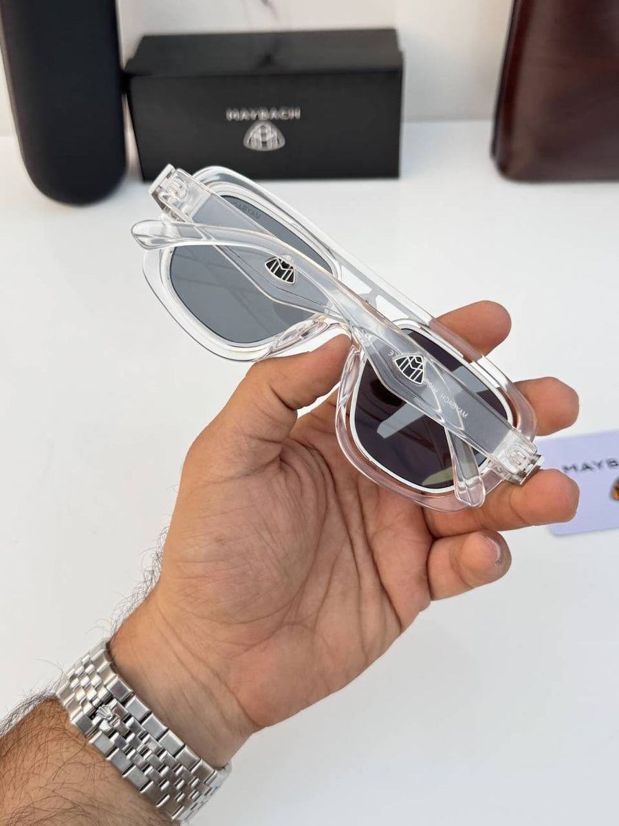 Maybach_7339_white_silver_black