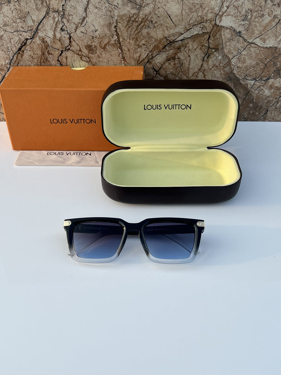 Louis Vuitton_2420_black_transparent