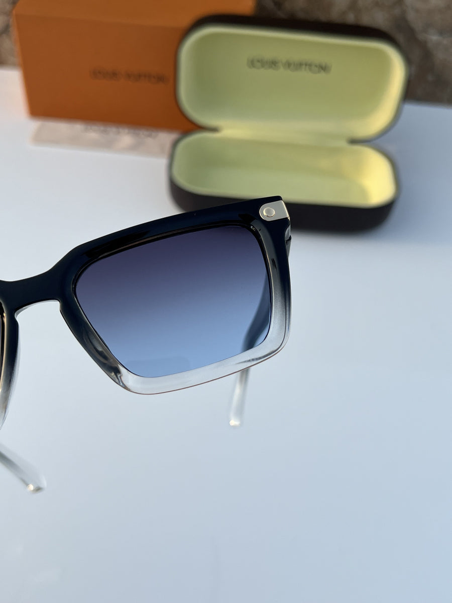 Louis Vuitton_2420_black_transparent