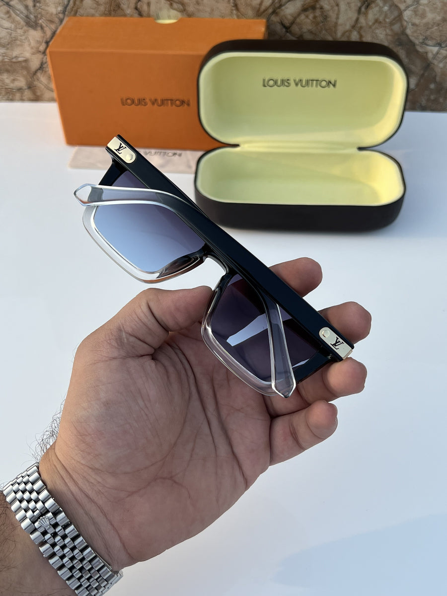 Louis Vuitton_2420_black_transparent