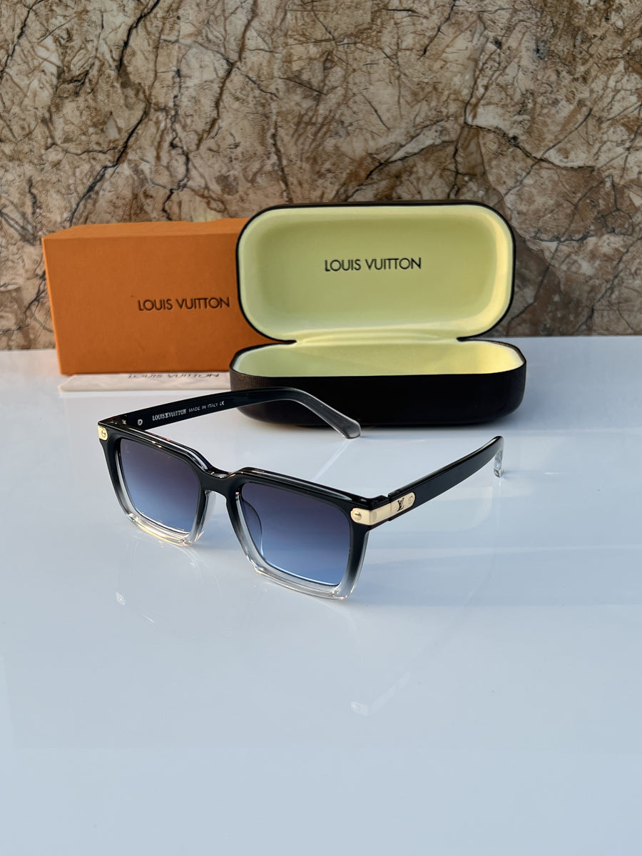 Louis Vuitton_2420_black_transparent