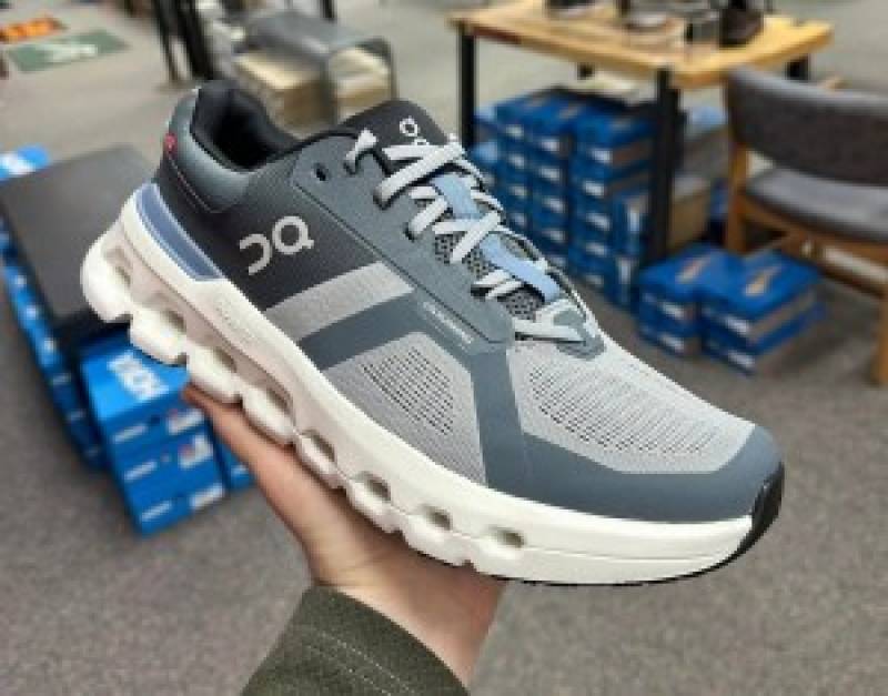 On Running Cloudrunner 2 Alloy Chambray--