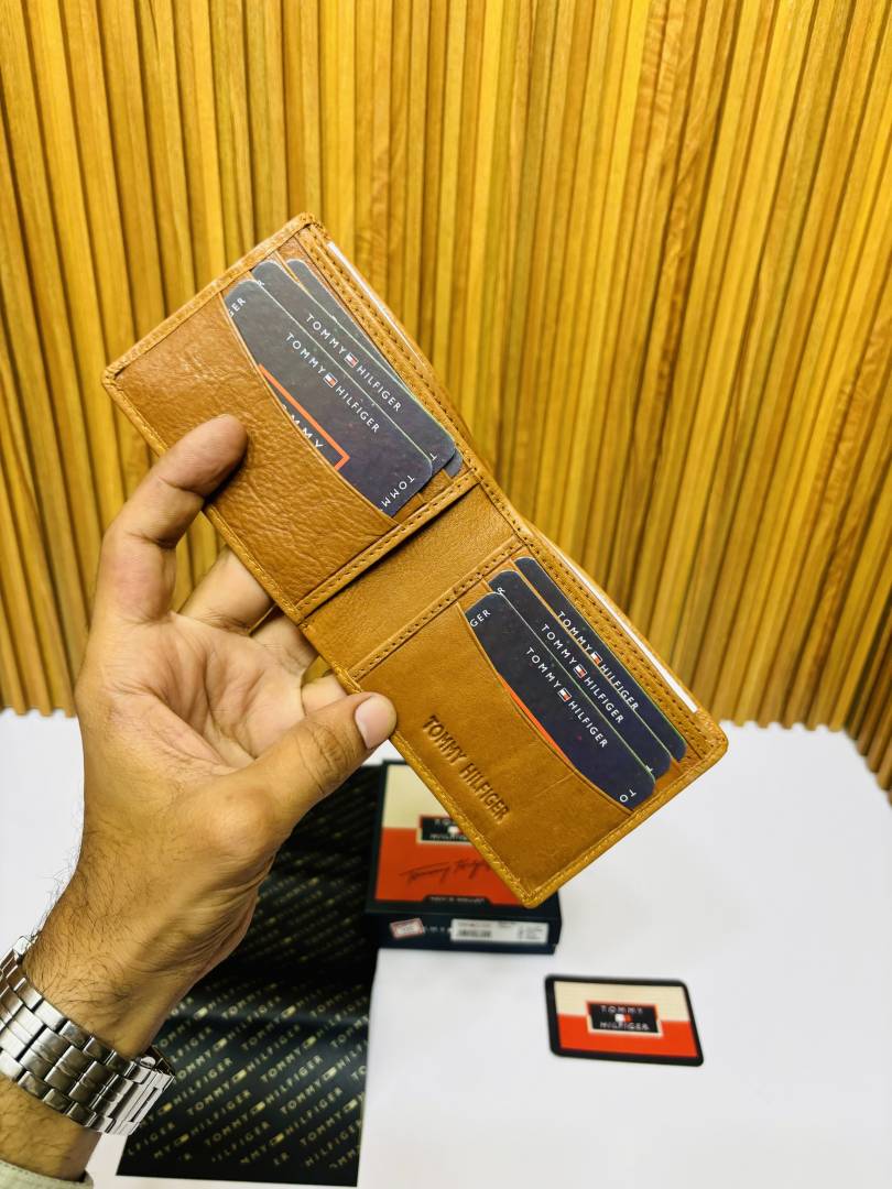 105 TOMMY HILFIGAR PREMIUM QUALITY WALLET