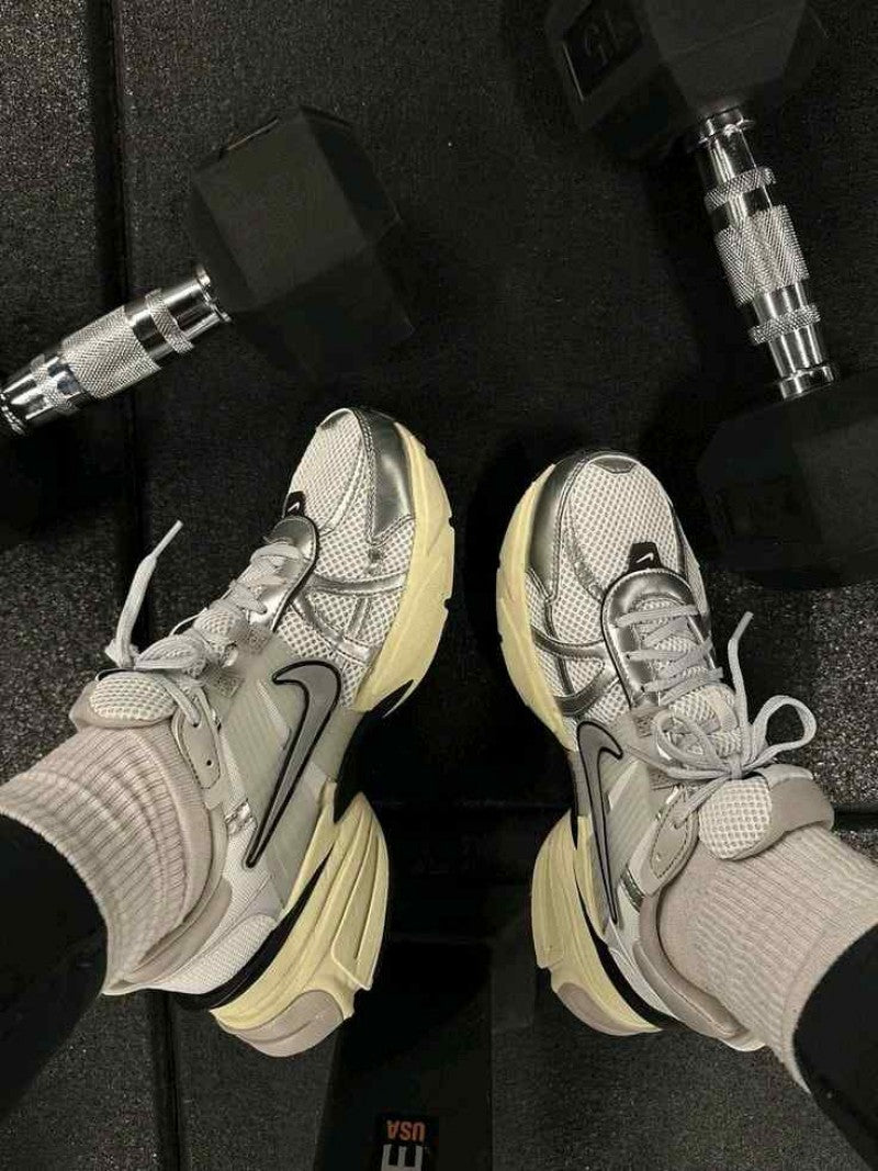 Nike V2k Run Metallica Sliver 1858