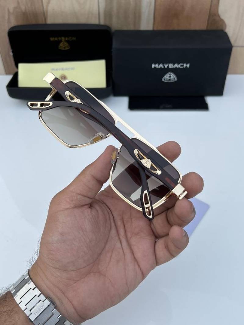 Maybach_218_gold_brown