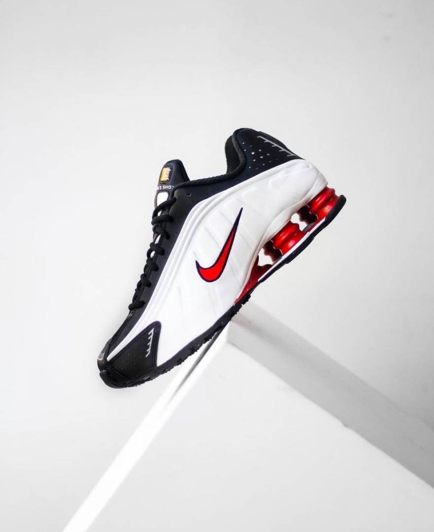 Nike Shox R4 Platinum Tint University Red