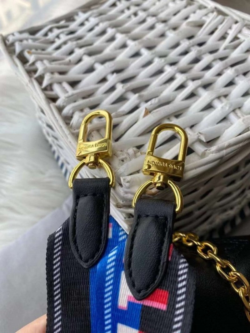 Louis Vuitton_LV M81400 Bubblegram On Strap With OG Box & Dust Bag (Black - 637)