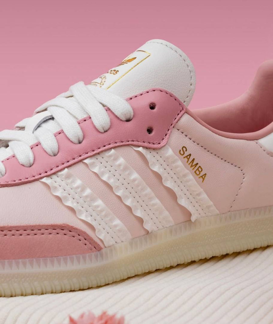 ADIDAA.S SAMBA RUFFLE STRIPES PACK WONDER WOMEN