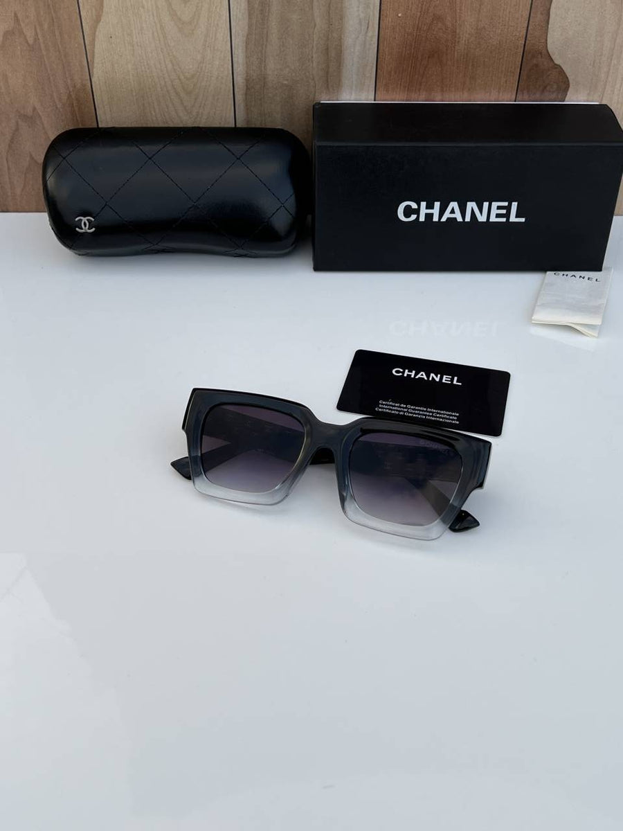 Chanel_1326_black_white