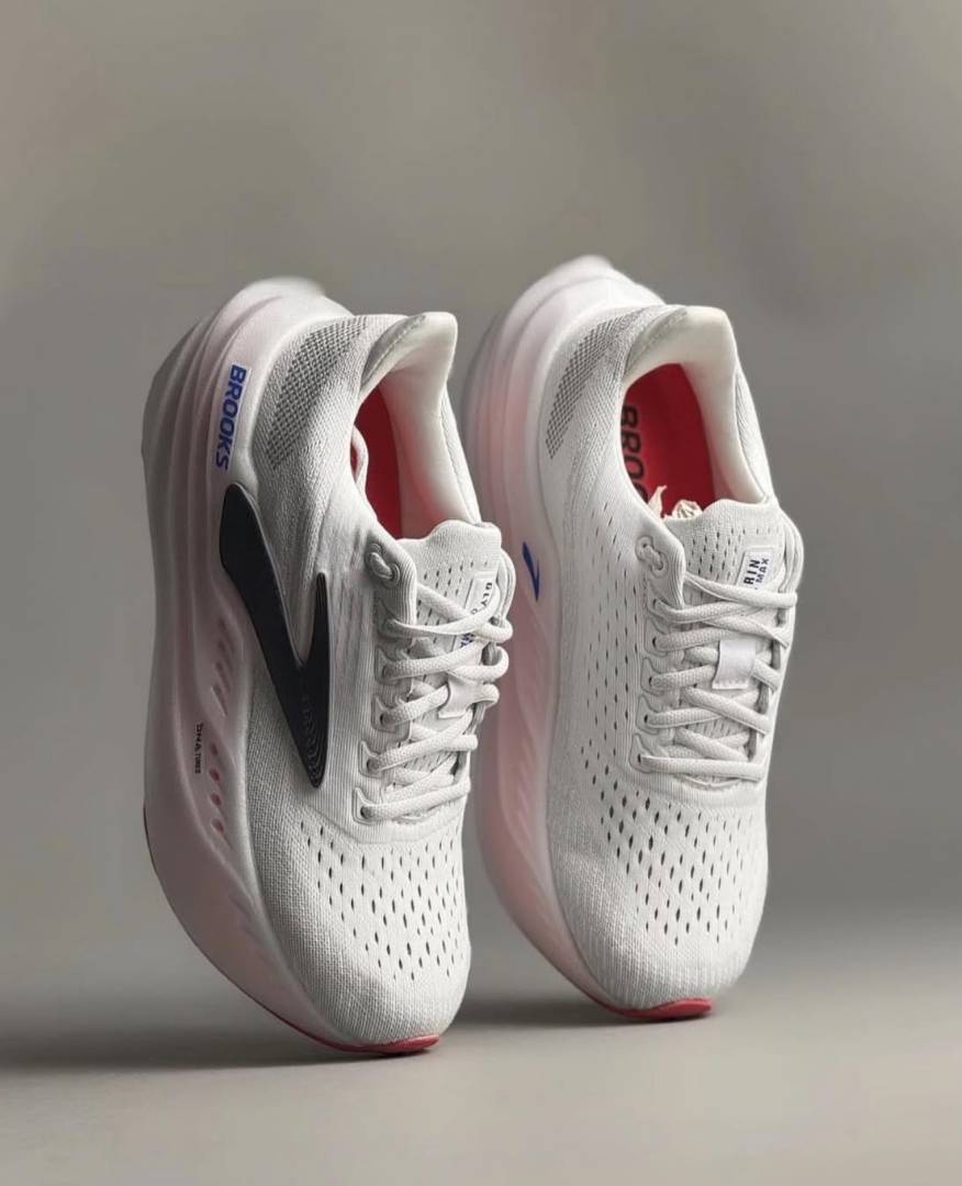 Brooks Glceerin Max Running Red Sole