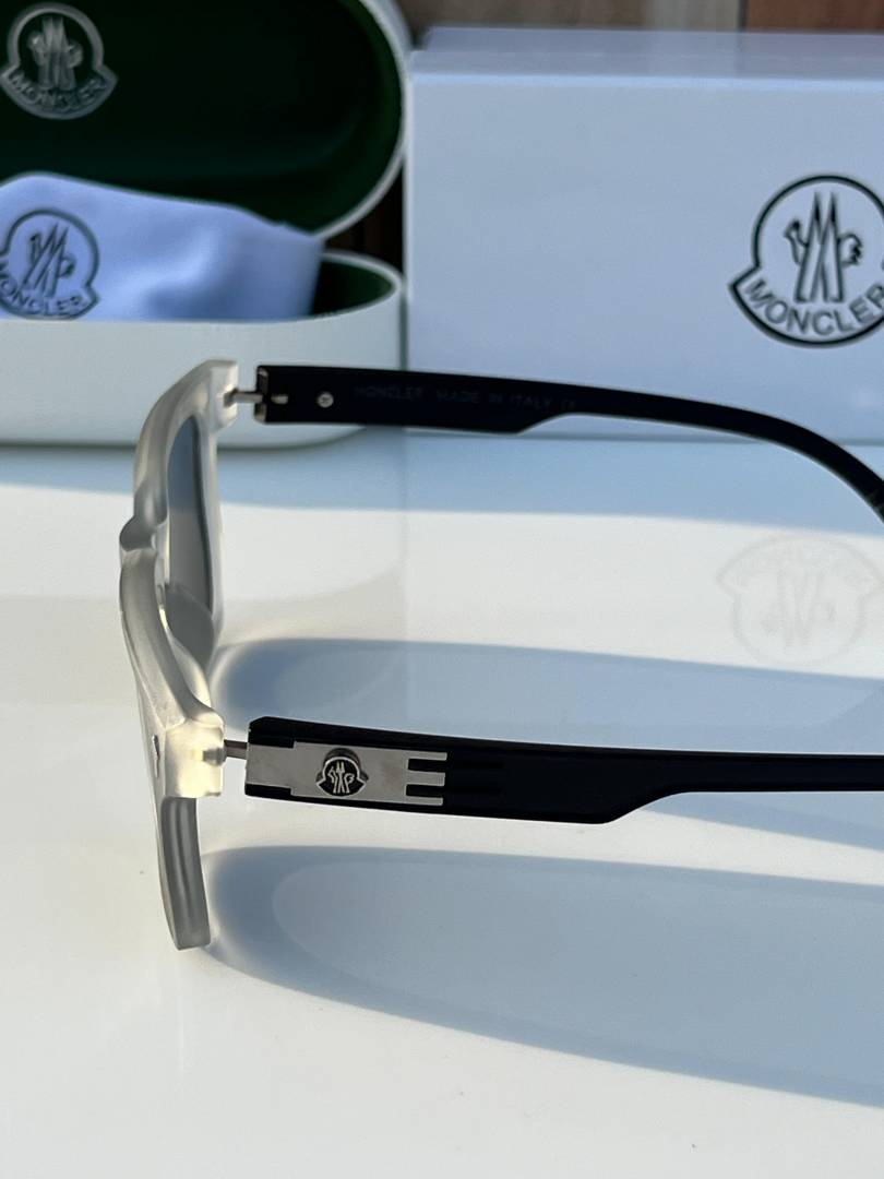 Moncler_7507_grey_black