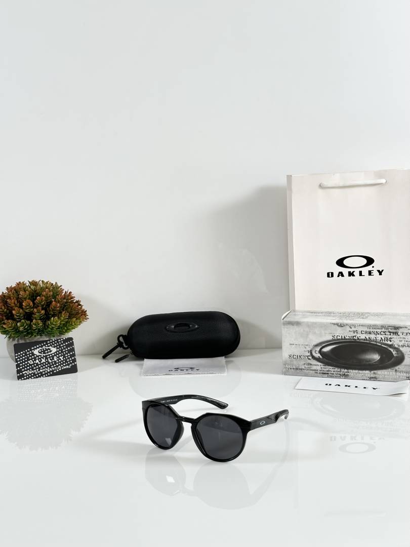 Oakley_3117_Black