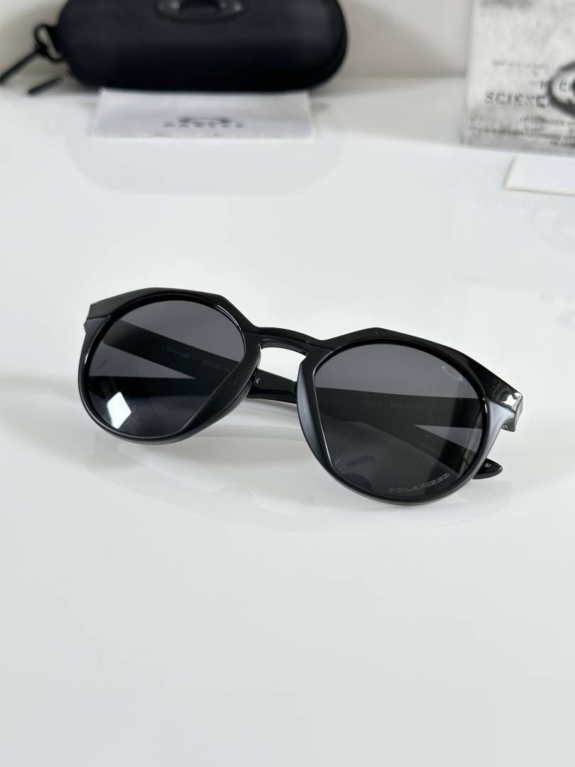 Oakley_3117_Black