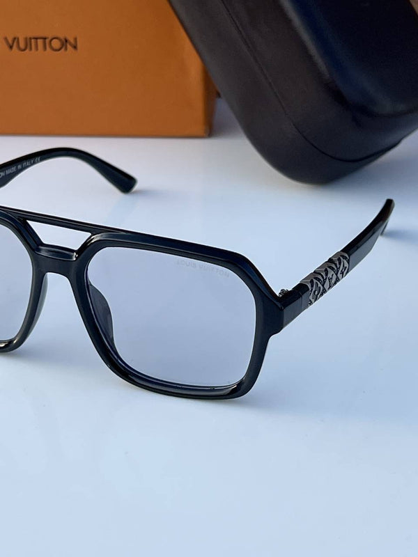 Louis Vuitton_2687_black_plano