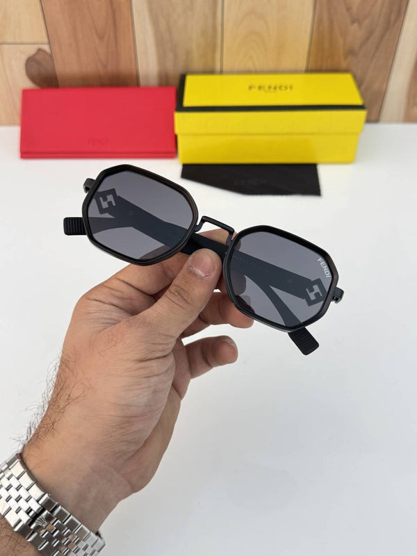 Fendi_441_black
