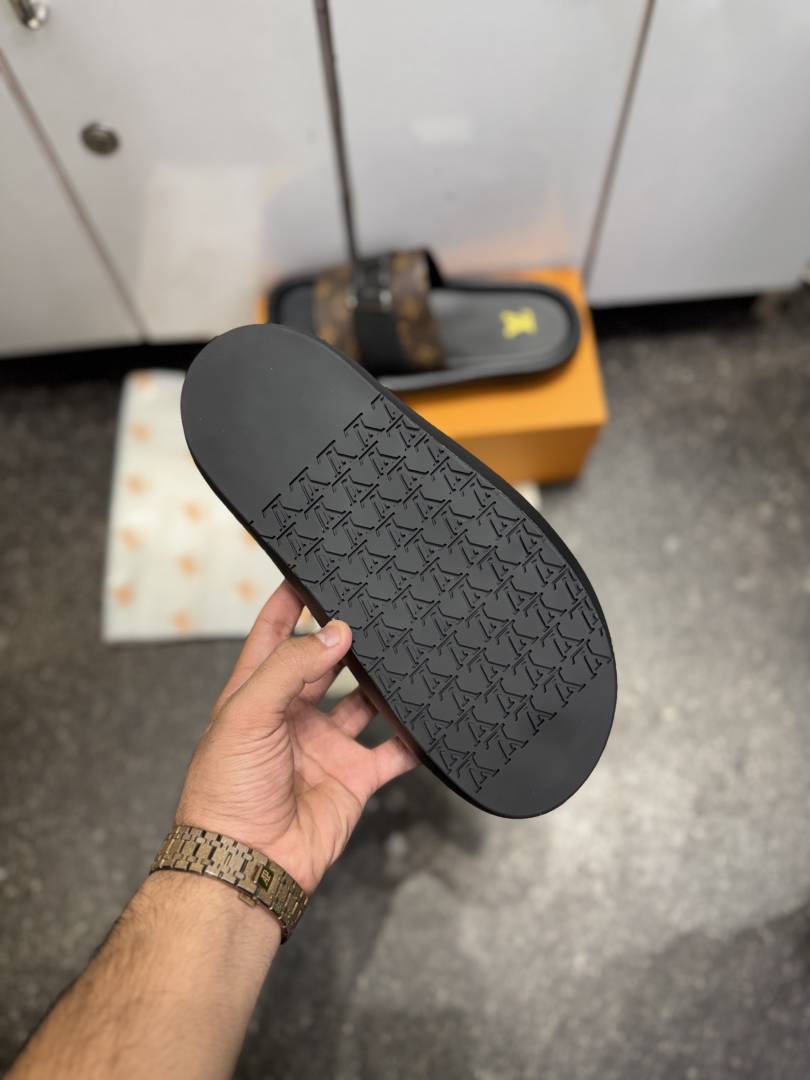 Louis Vuitton LV LOGO PREMIUM SLIDE BROWN 009