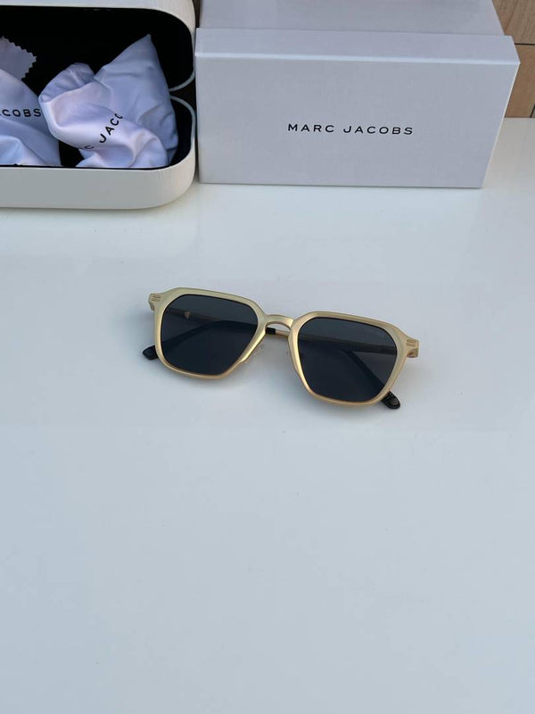 Marc_jacobs_502_gold_black