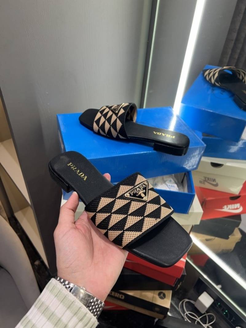 Prada_Geometric_Logo_Slides_With_OG_Box_&_Dust_Bag_(Black-897)