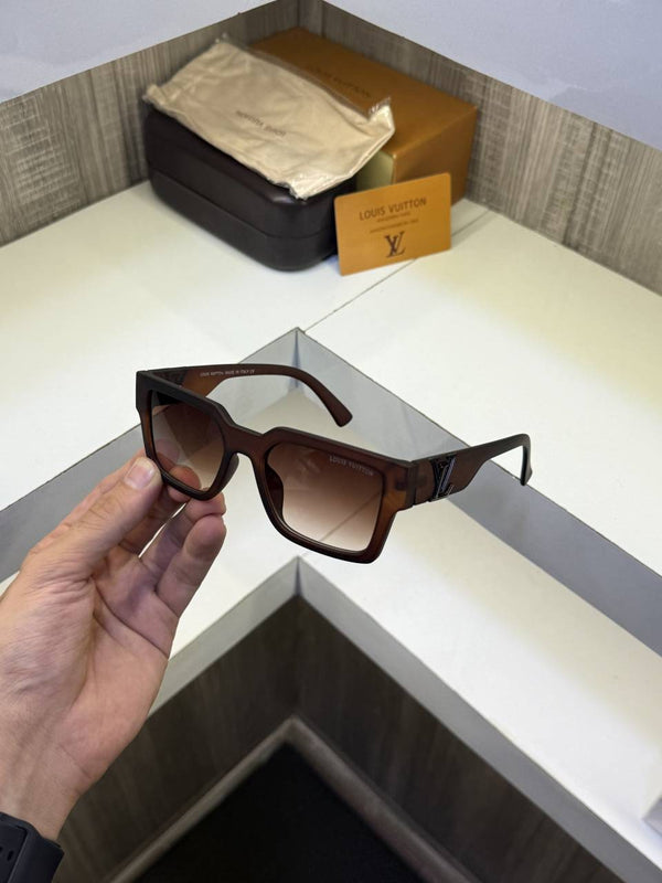 Louis Vuitton 88082 Brown