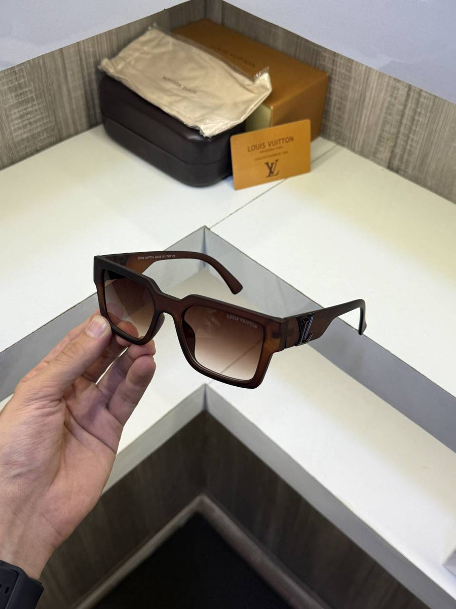 Louis Vuitton 88082 Brown