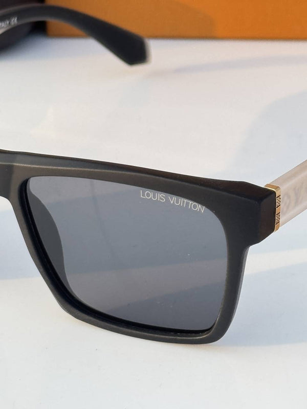 Louis Vuitton_191_matt_black